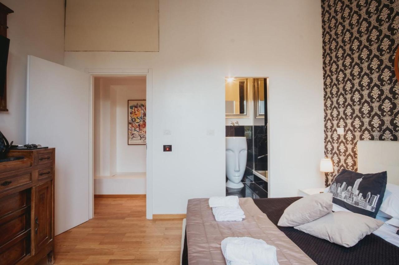 Colosseum Rooms Rome Bagian luar foto